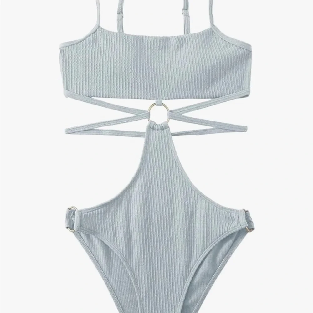 One-piece cutout swimsuit - Picture 3 of 5